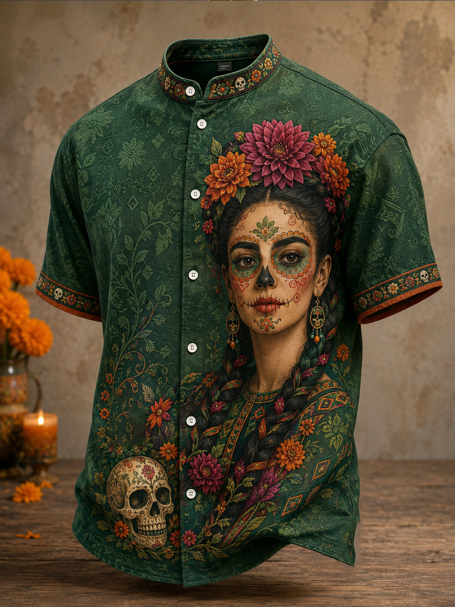 Camisa estampada con diseño floral del Día de los Muertos mexicano para hombre